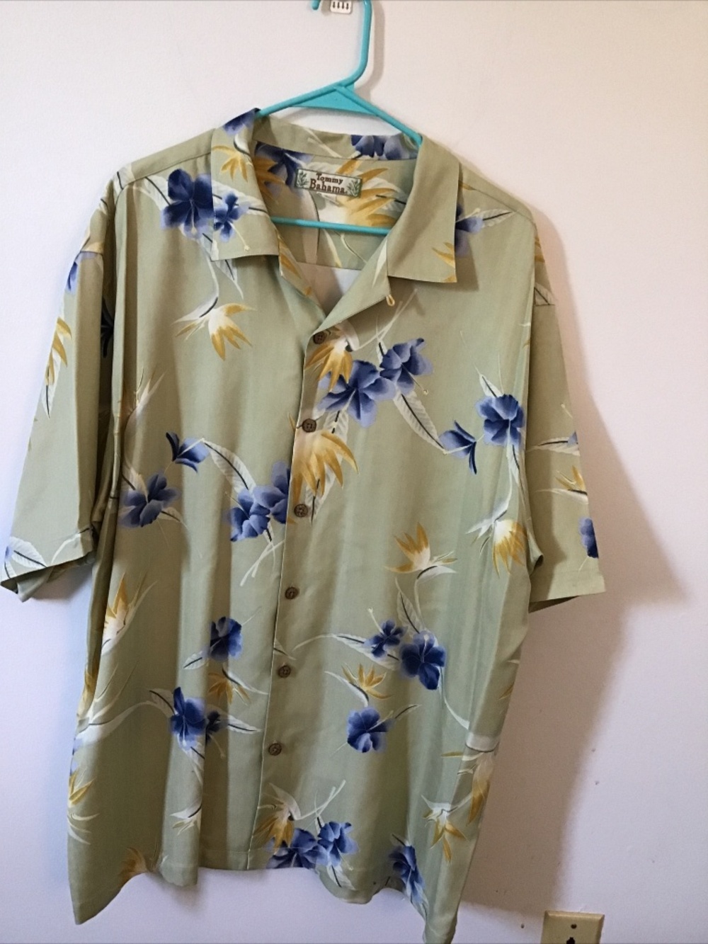 Tommy Bahama Mens Short Sleeve Camp Shirt